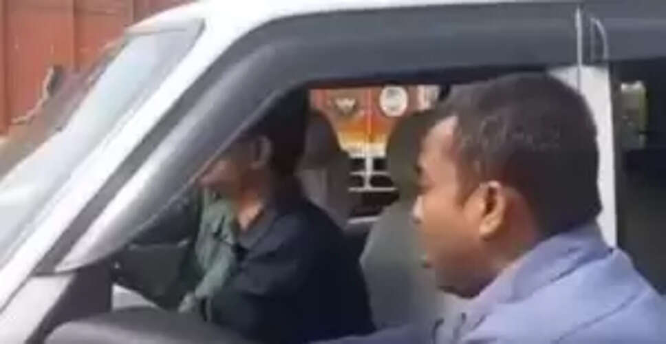 Man's Hilarious Protest Against Bureaucratic Blunder Goes Viral!