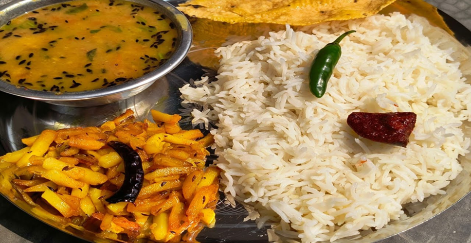 Quick and Easy Dal and Rice Cooking in a Pressure Cooker