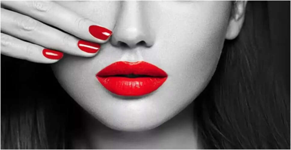 Essential Red Lipstick Tips for Summer Perfection