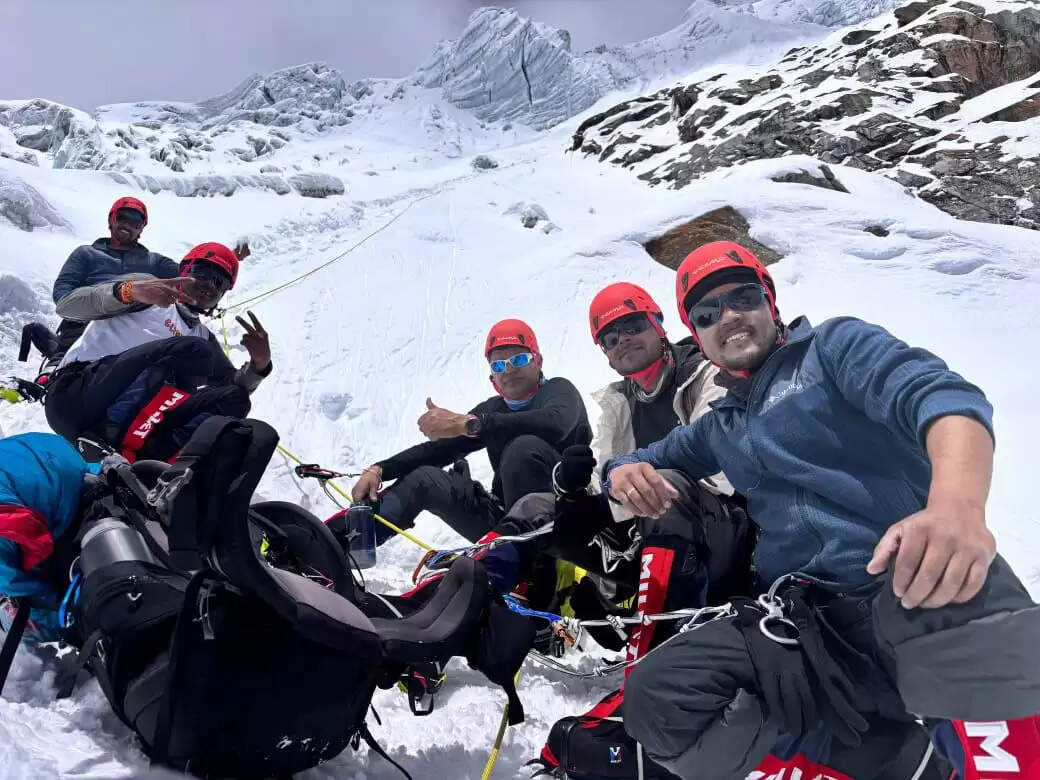 Indo-Nepal Expedition Reaches Summit of Mount Kanchenjunga
