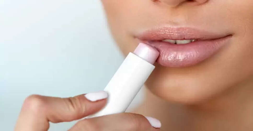 Effective Home Remedies to Treat Dry Lips This Winter