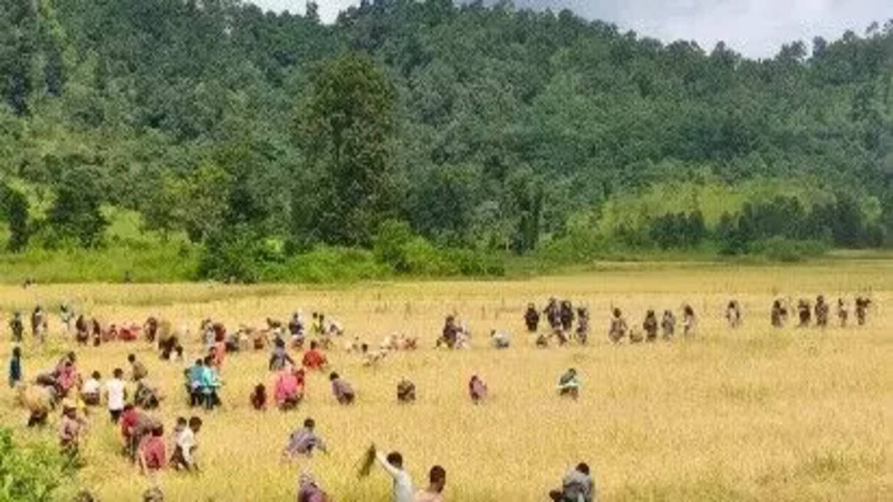 Enhanced Security Measures in Disputed Lapangap Village Amid Tensions