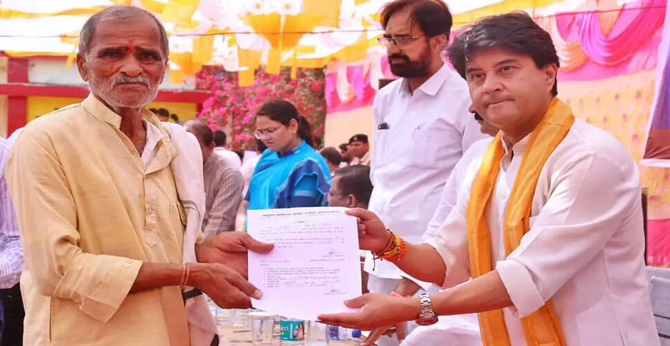 Jyotiraditya Scindia Addresses Public Concerns in Ashoknagar