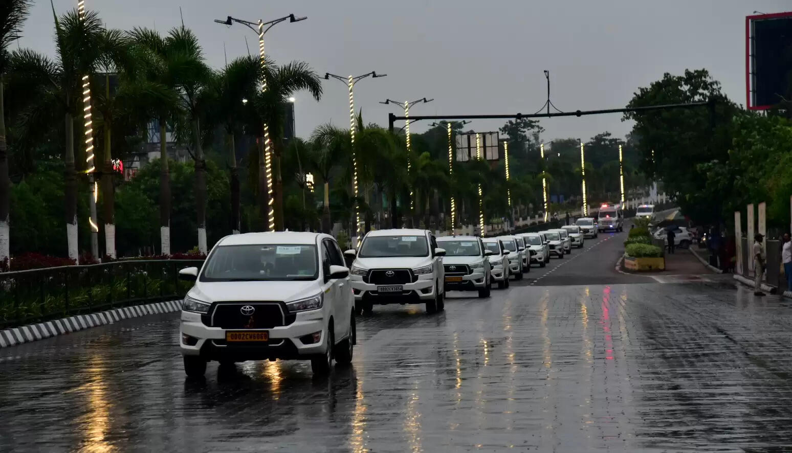 Kawariyas Flock to Mahanadi Riverbank for Shravan Month Celebrations