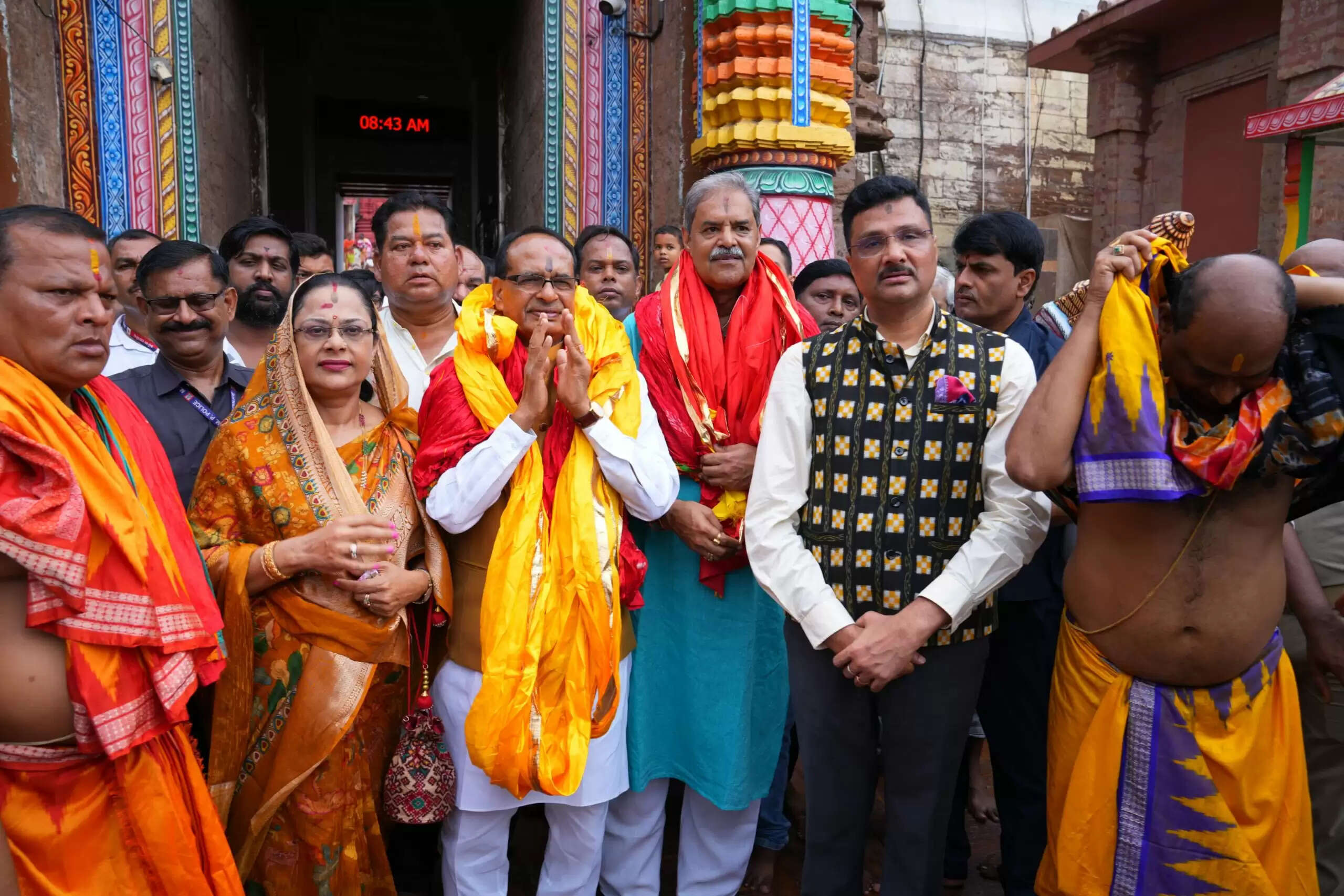 Cuttack's Gadagadia Ghat: A Safety Hazard Amidst Deteriorating Beautification Efforts