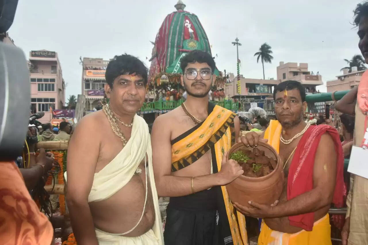 Experience the Vibrant Bahuda Yatra: Chariot Processions in Puri and Beyond