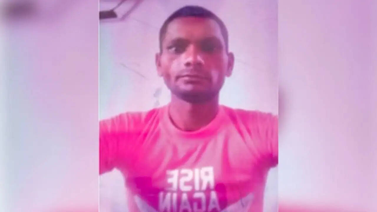 Tragic Incident in Bareilly: Man Commits Suicide After Wife Leaves with Lover