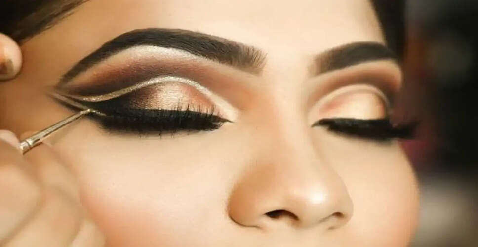 Essential Tips for Flawless Eye Makeup Application