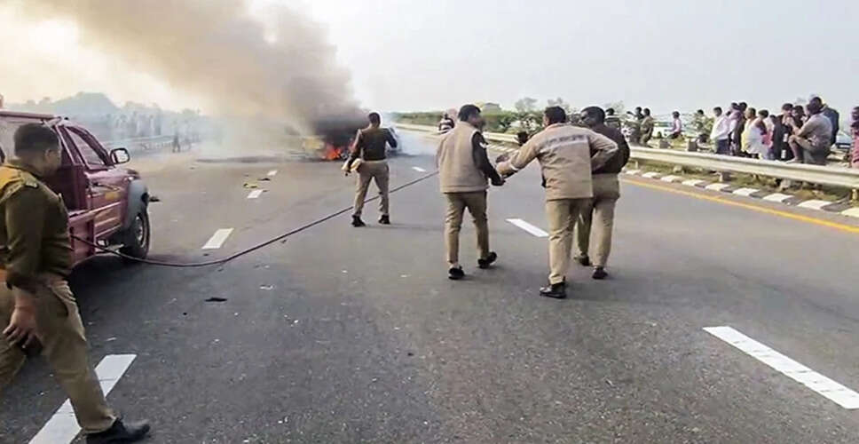 Tragic Road Accident Claims Lives of Family in Unnao, Uttar Pradesh