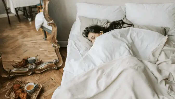 Essential Vastu Tips for a Peaceful Bedroom Environment