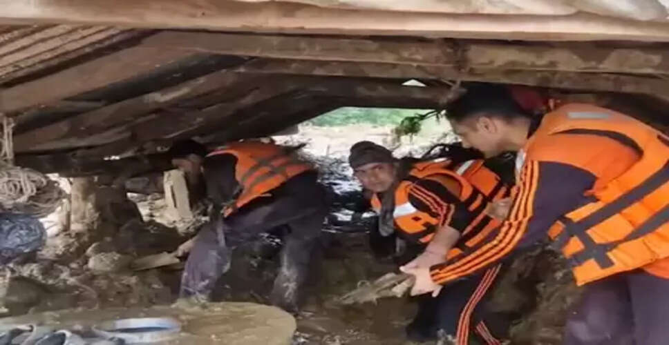 Kathua cloudburst: Amit Shah speaks to L-G, CM; assures full support