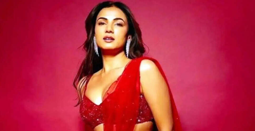 Sonal Chauhan and Others Stranded at Abu Dhabi Airport Amid Rising Tensions