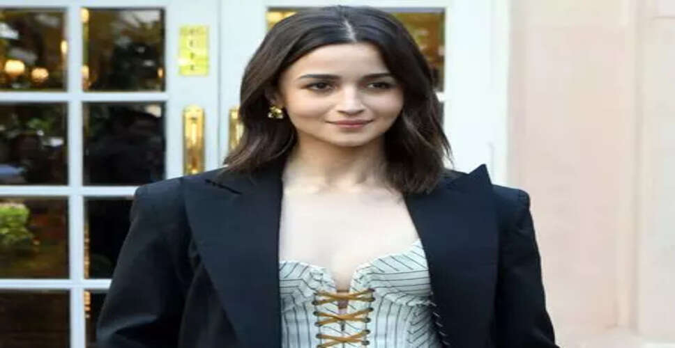 Farah Khan Explores Riddhima Kapoor's Home in Latest Vlog