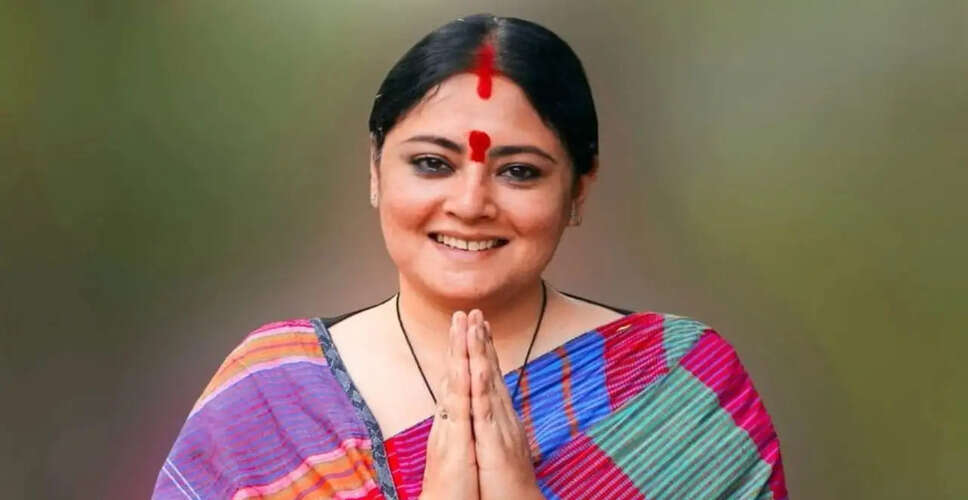 Attack on BJP Candidate Agnimitra Paul During Voting in Asansol