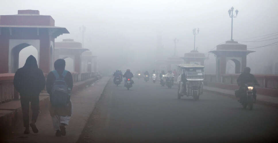 Delhi Experiences Coldest Morning of the Season with Temperature Dropping to 5.8&deg;C
