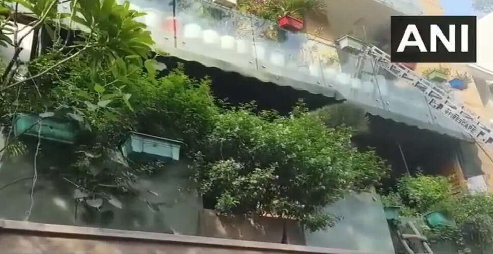 Fire Erupts in New Friends Colony, No Casualties Reported