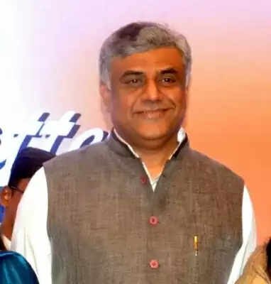 BJP should stop dreaming 324 LS seats, it will fall to 124: Cong leader
