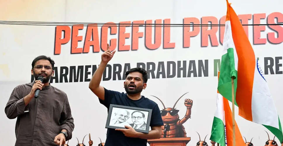 Cockroach People's Party Protests NEET Paper Leak at Jantar Mantar