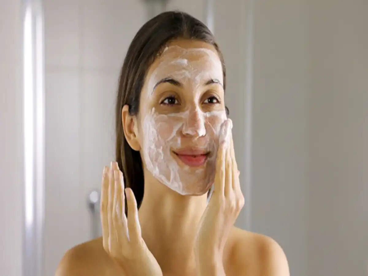 Revitalize Your Skin: Common Mistakes Leading to Dullness