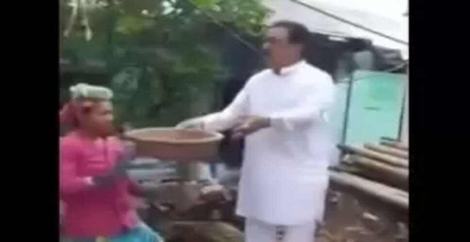 What Happened When a Volunteer Tried to Capture the Perfect Shot at a Temple Construction?