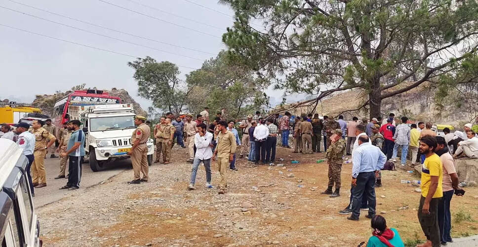 Tragic Motorcycle Accident in Madhya Pradesh Claims Lives of Three Brothers