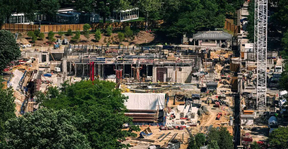 Trump's White House Ballroom Project Faces Legal Challenges Amid Security Concerns