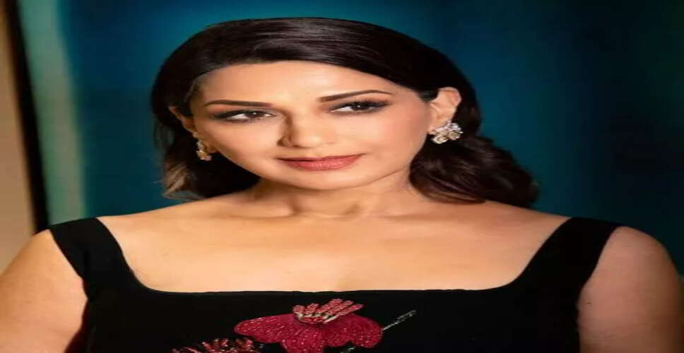 Bollywood Stars Cast Votes in Maharashtra Municipal Elections