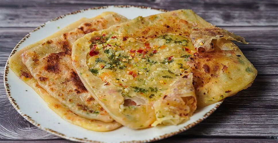 Delicious Chilli Cheese Garlic Paratha Recipe for a Flavorful Twist