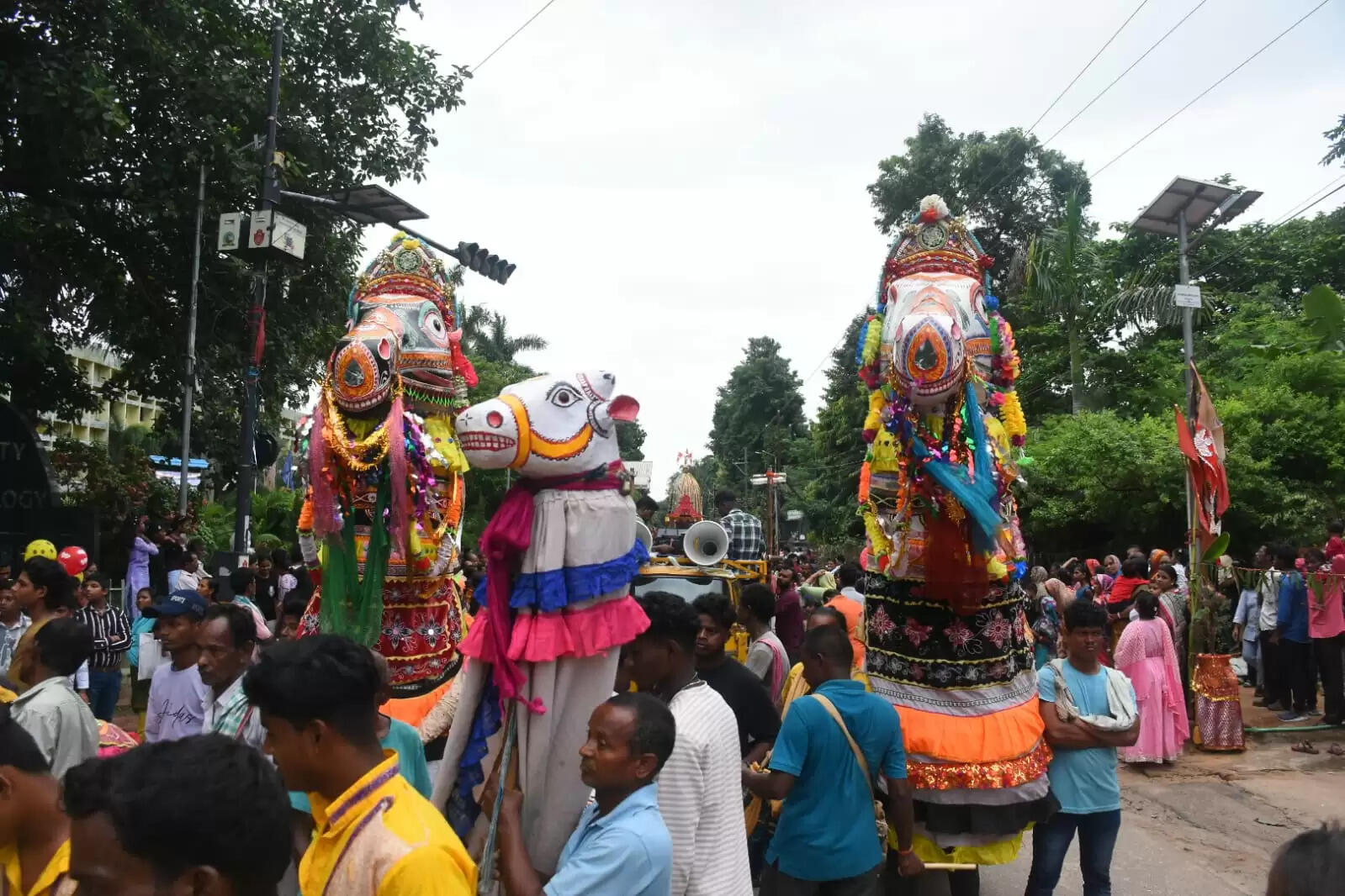 Experience the Vibrant Bahuda Yatra: Chariot Processions in Puri and Beyond