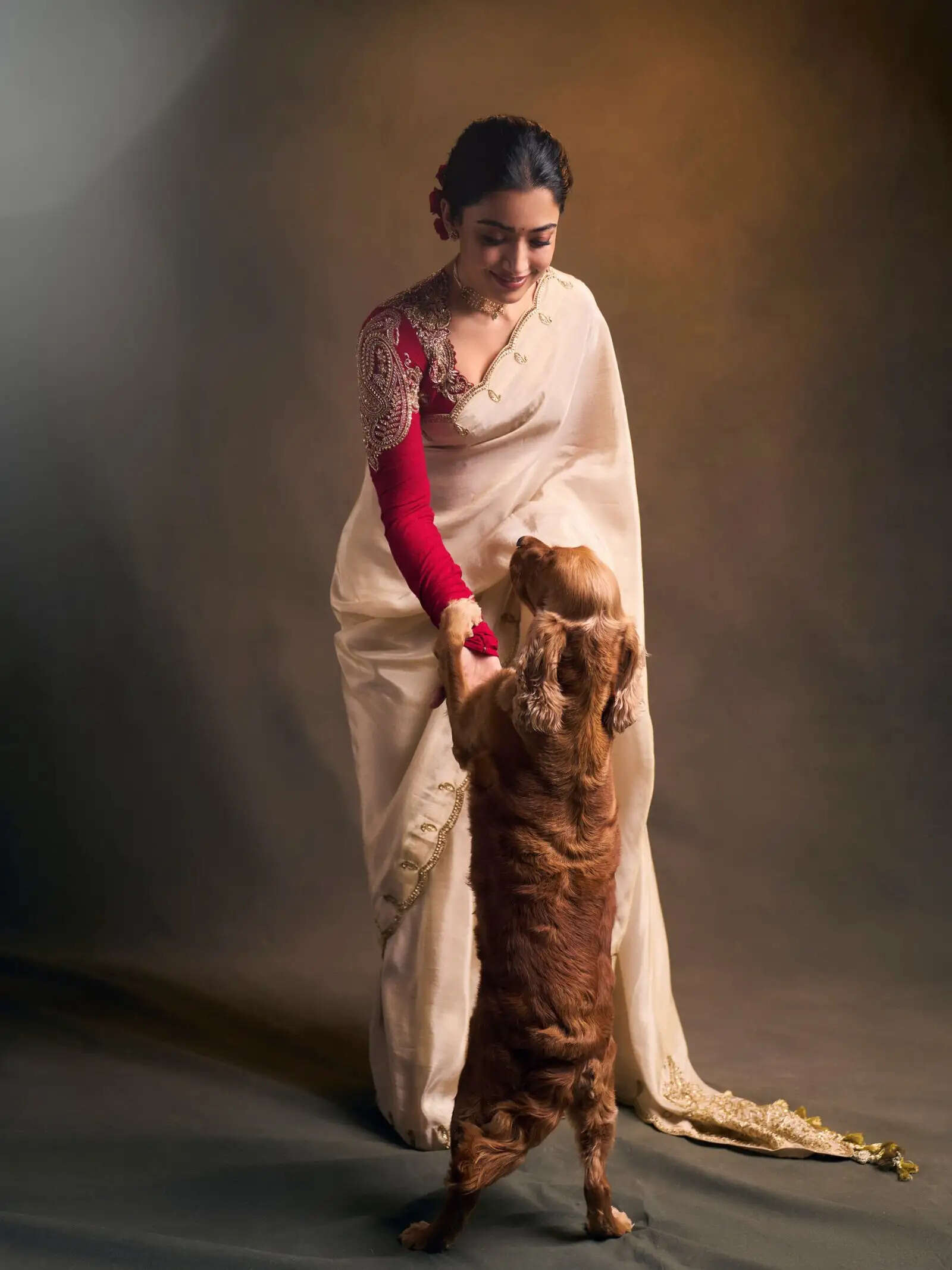 Rashmika Mandanna's Stunning New Photos Create Buzz in South Indian Cinema