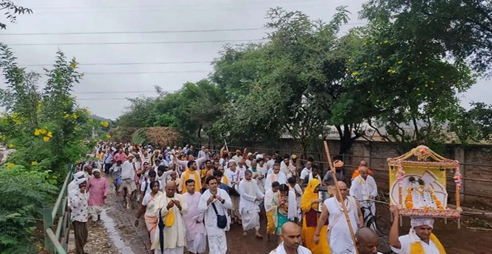 Devotees Embark on 84-Kos Parikrama During Malmas