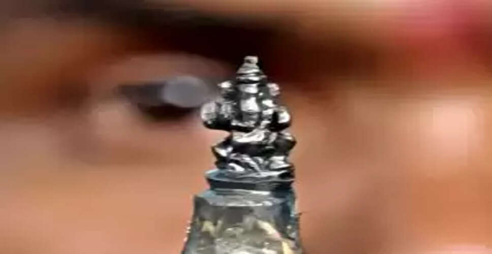 Meet the Artist Behind the Tiniest Ganesh Idol This Festive Season!