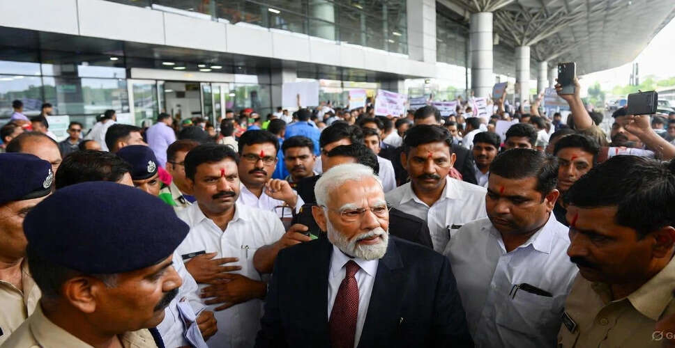 IndiGo Faces Ongoing Flight Disruptions as Government Steps In