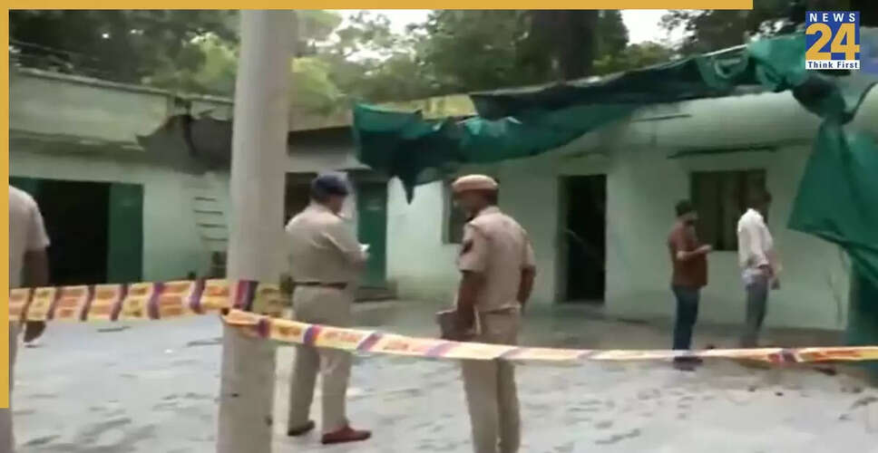 Roof Collapse at Dargah Sharif Patte Shah in Nizamuddin: 11 Rescued