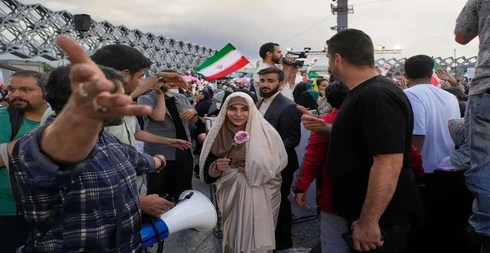 Mass Weddings in Tehran Amid Ongoing Conflict with the US