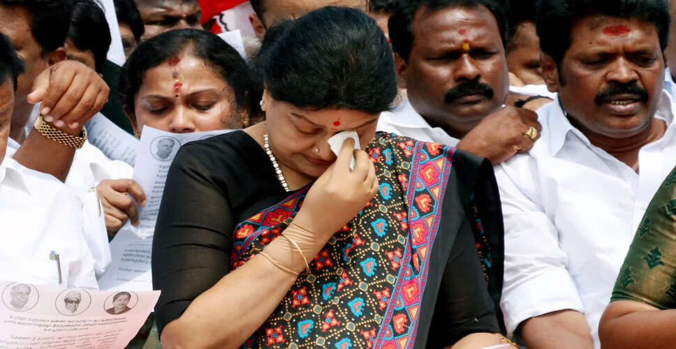 VK Sasikala Launches New Political Party in Tamil Nadu