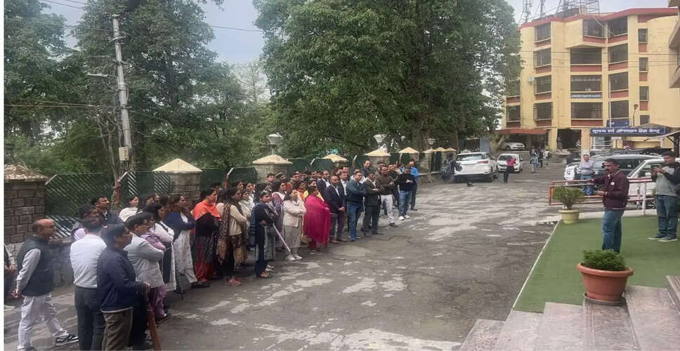 Himachal Pradesh Teachers Stage Protest for Career Advancement Scheme