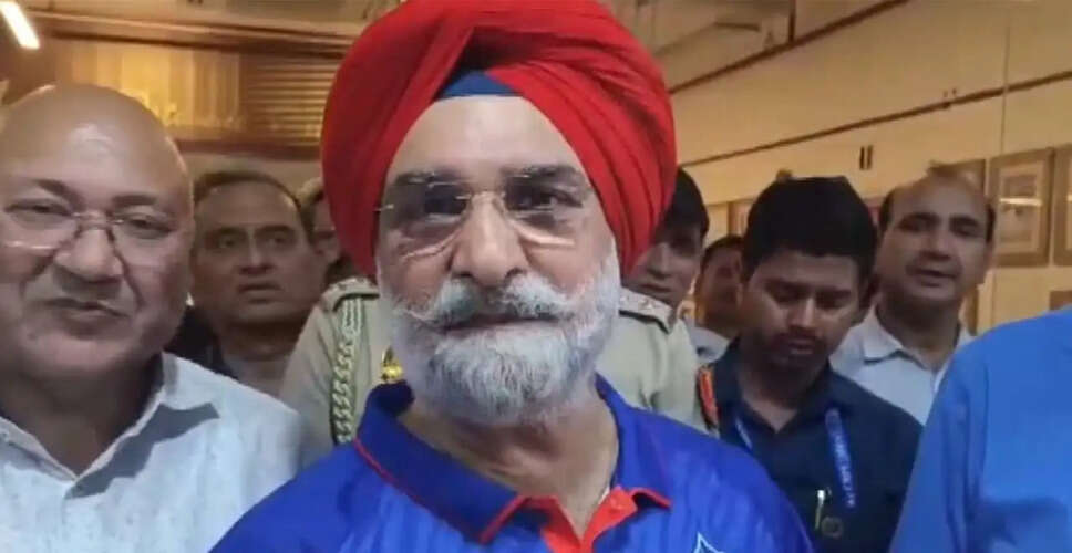 Delhi LG Shows Support for Capitals in IPL 2026 Match