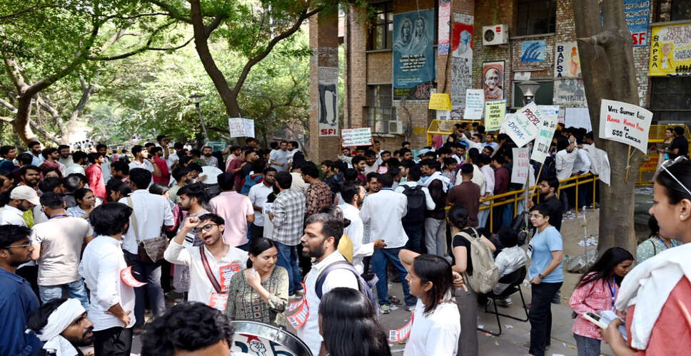 Violence Erupts at JNU During Student March, 14 Arrested