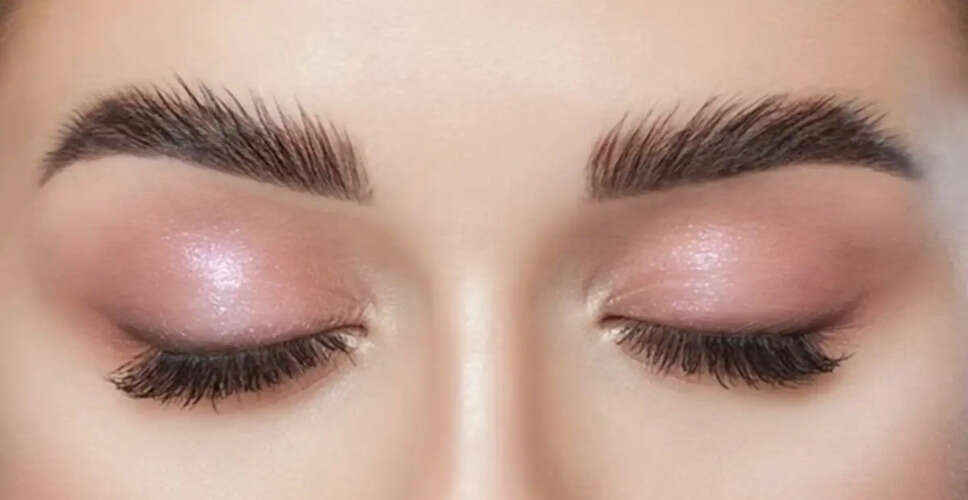 Effective Ways to Naturally Thicken Your Eyebrows