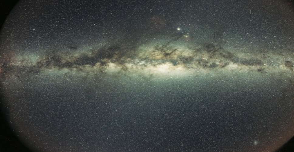 Webb spots never-before-seen features in heart of Milky Way