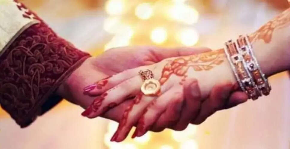 Bihar Woman Elopes with Lover and Marries on Train After Forced Marriage