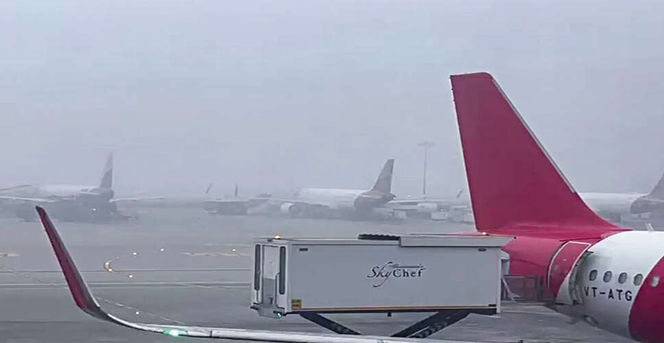 Dense Fog Disrupts Flight Operations at Delhi Airport Amid Winter Chill