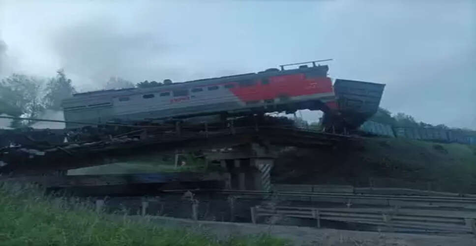 Russia: Freight train derails as railway bridge collapses, 2nd in 24 hrs