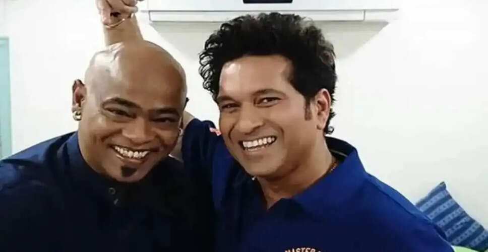 Vinod Kambli Celebrates Sachin Tendulkar's 53rd Birthday at Shivaji Park