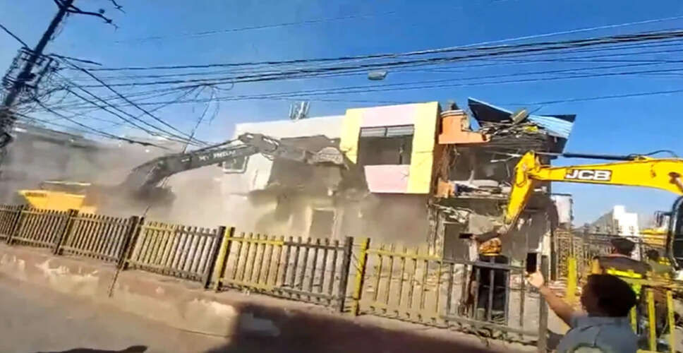 Demolition of Illegal Structures Near Mahakaleshwar Temple in Ujjain