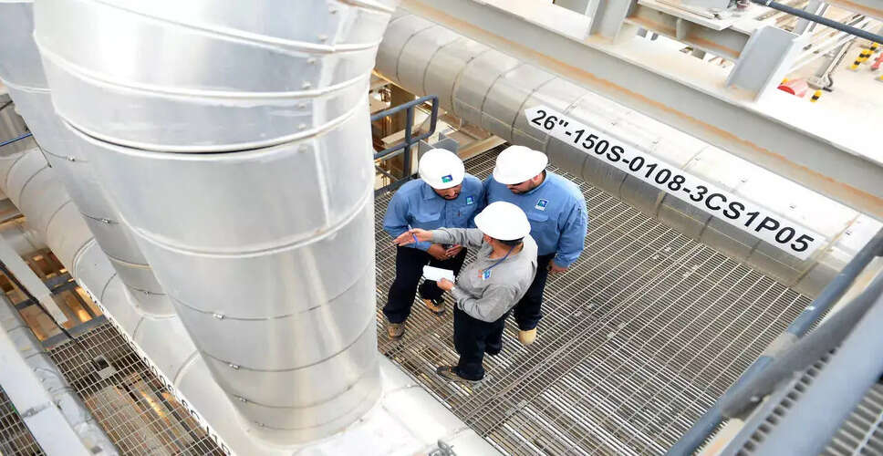 Saudi Arabia Raises Oil Prices Amid Ongoing Middle East Conflict