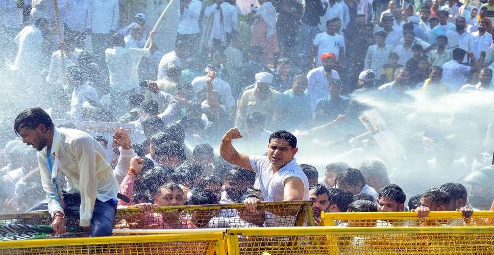 Indian Youth Congress Protests NEET-UG Paper Leak, Demands Minister's Resignation