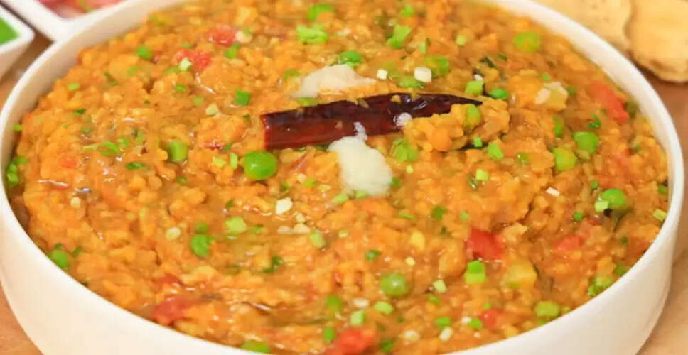 Delicious Kathiyawadi Masala Khichdi Recipe for a Light Meal