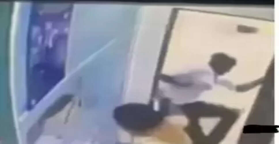 Shocking Train Heist Caught on Camera: A Must-See Viral Video!